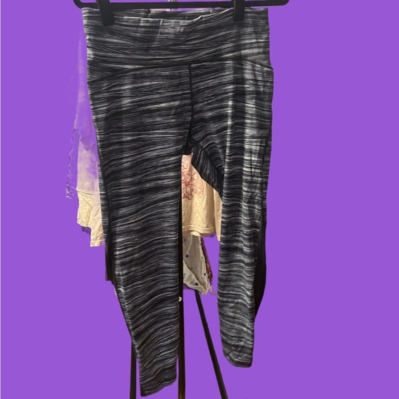 Lululemon leggings - Picture 1 of 3